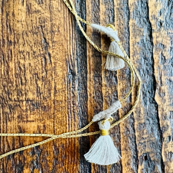 Anthropologie SHIRALEAH Lena Long Tassel Boho Wrap Necklace, Grey & Gold - Picture 3 of 12